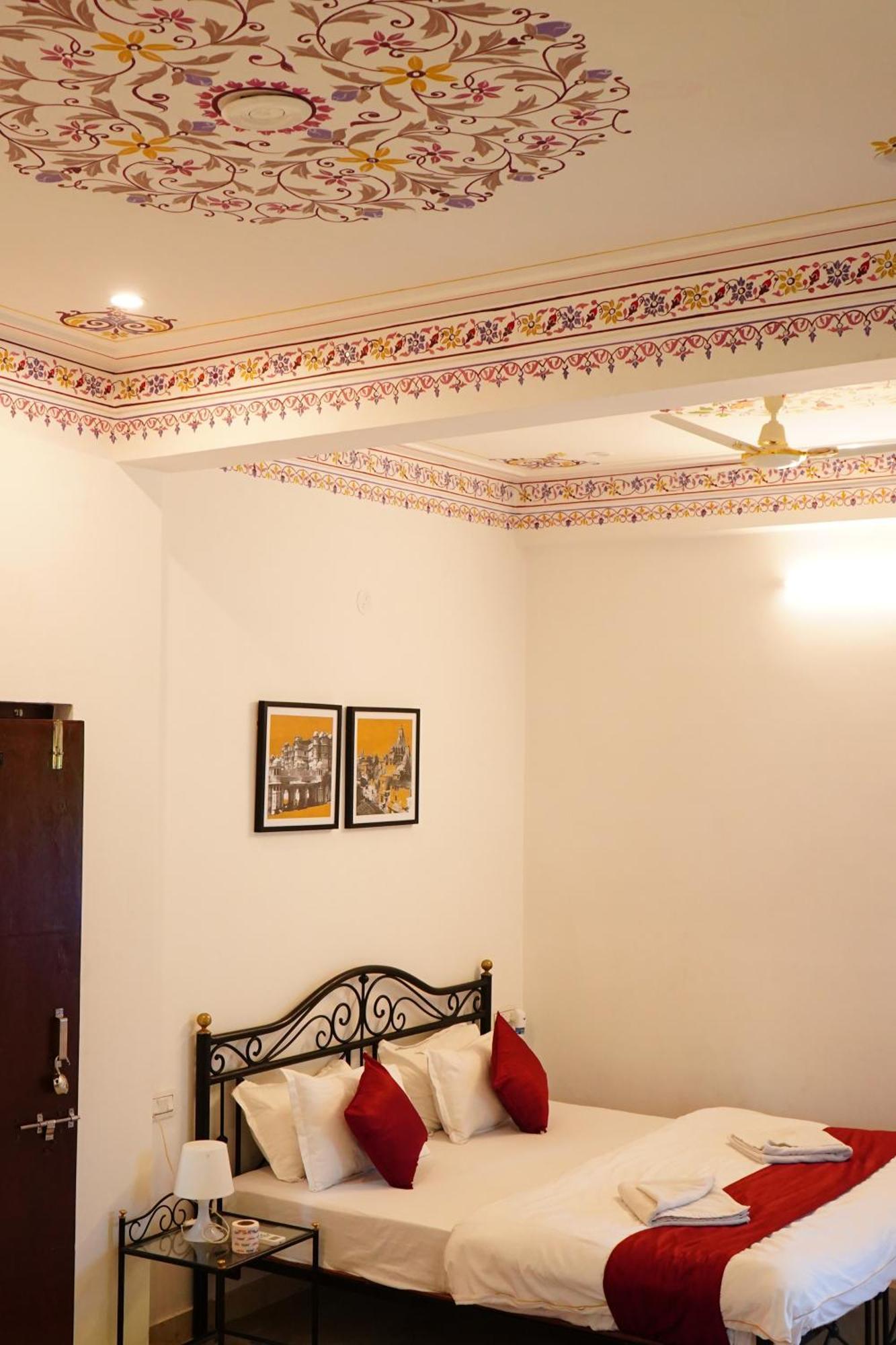 Rising Shemesh Home Stay Udajpur Zewnętrze zdjęcie