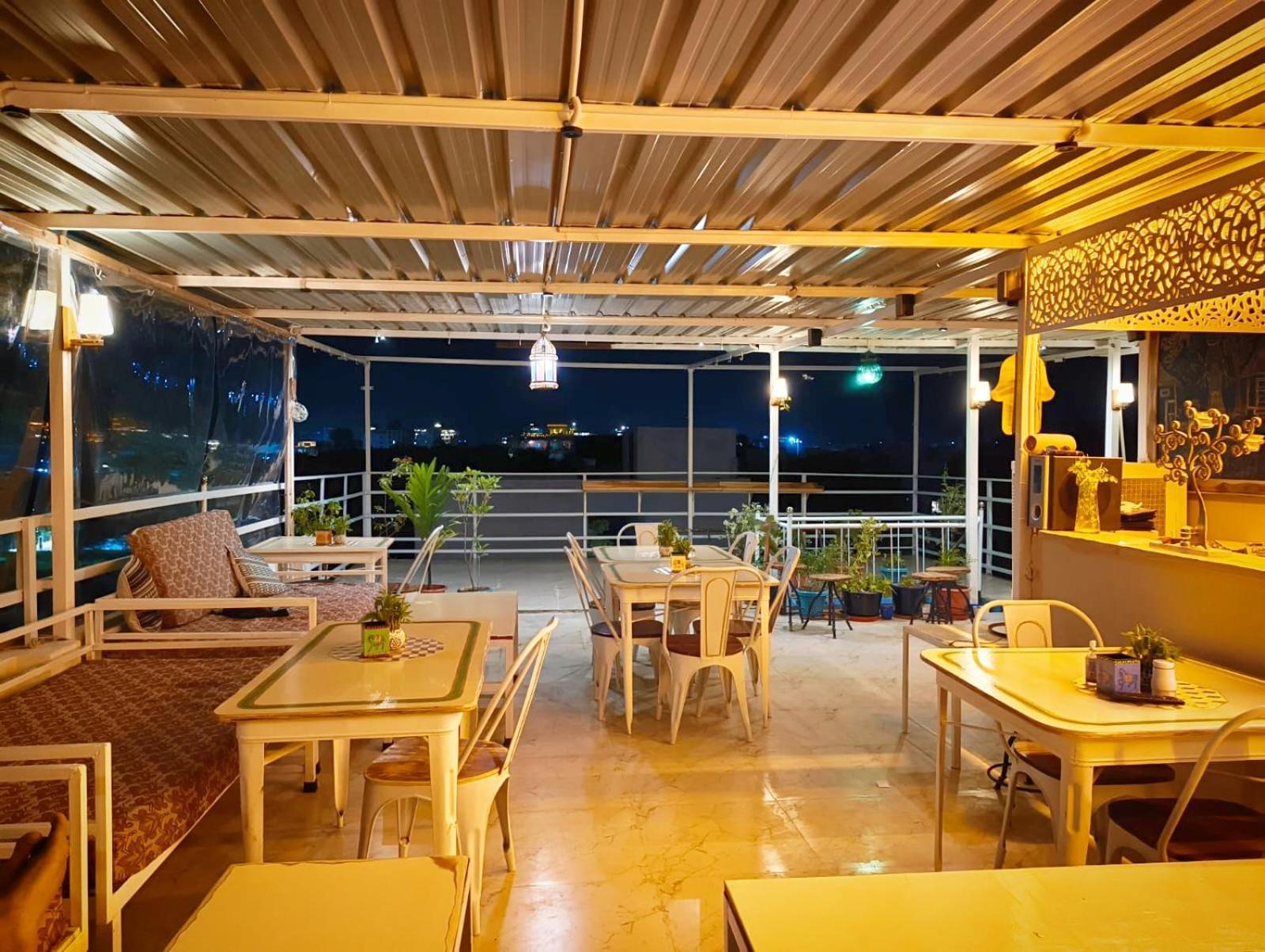 Rising Shemesh Home Stay Udajpur Zewnętrze zdjęcie