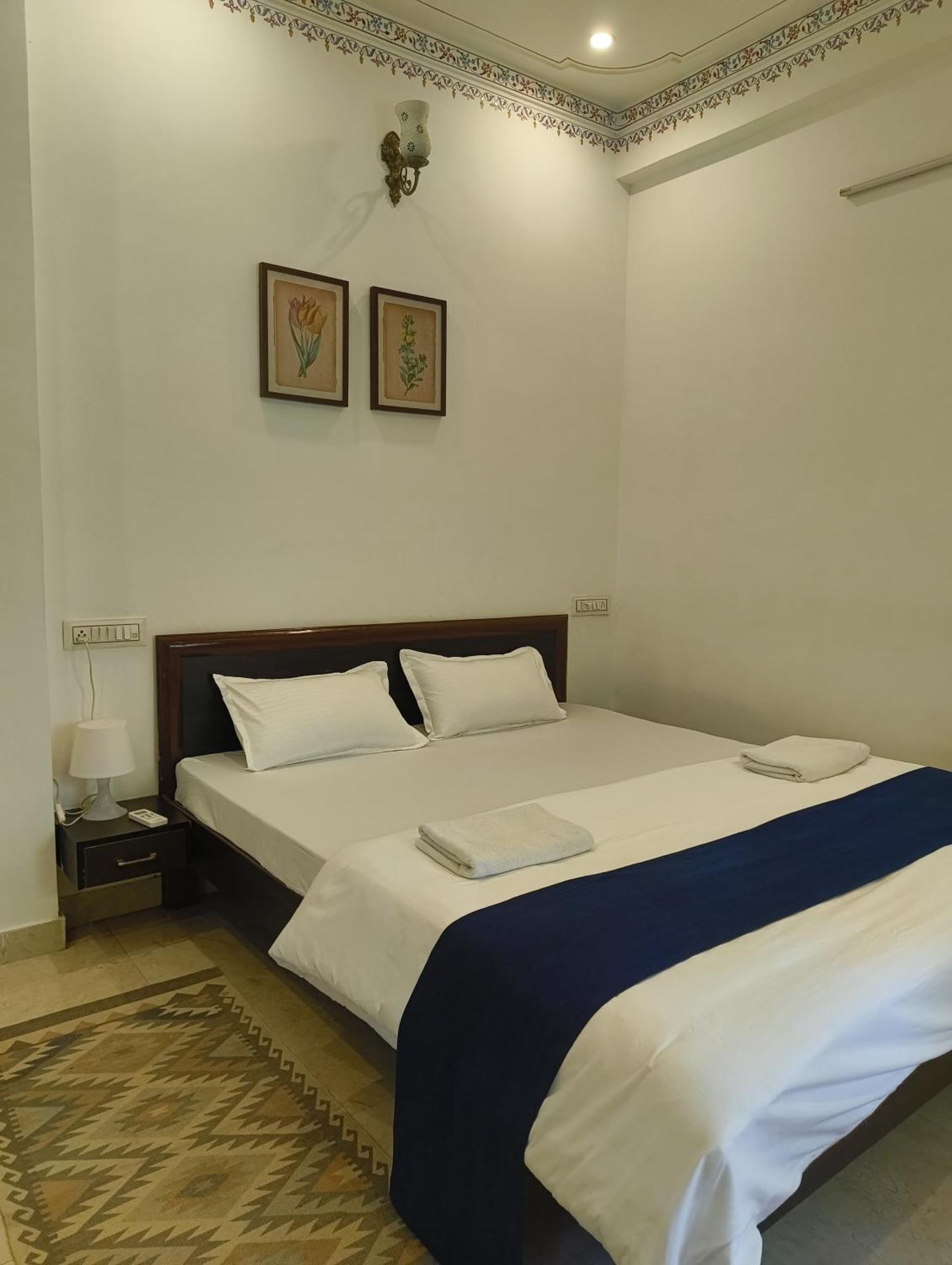 Rising Shemesh Home Stay Udajpur Zewnętrze zdjęcie