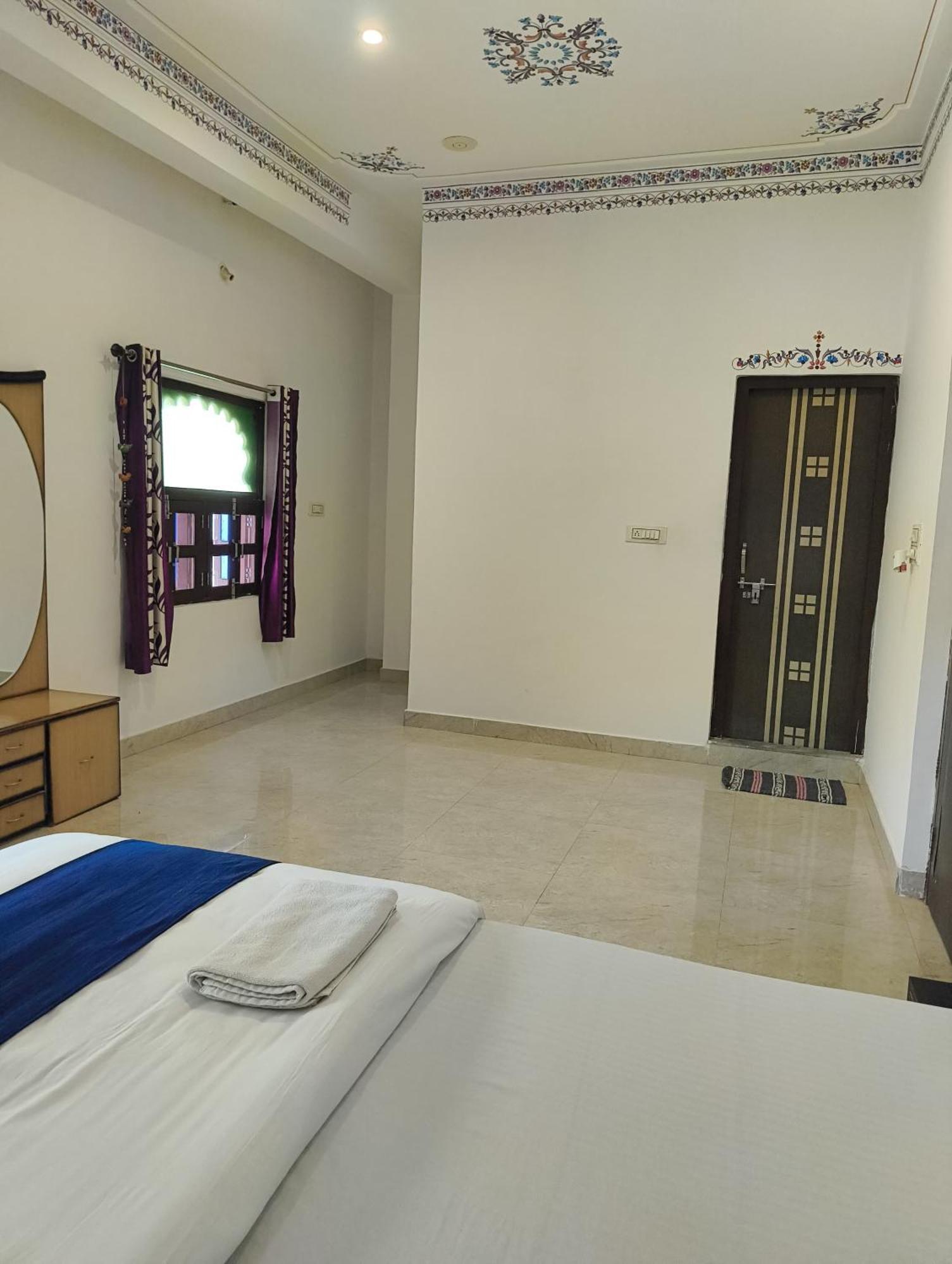 Rising Shemesh Home Stay Udajpur Zewnętrze zdjęcie